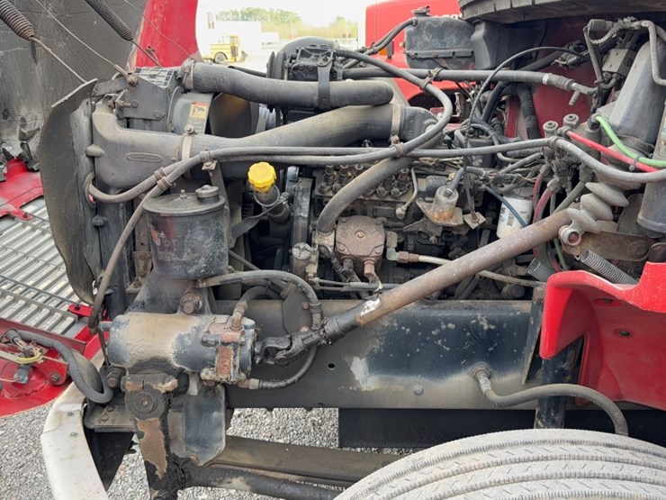 1998-freightliner-fl70-image-23