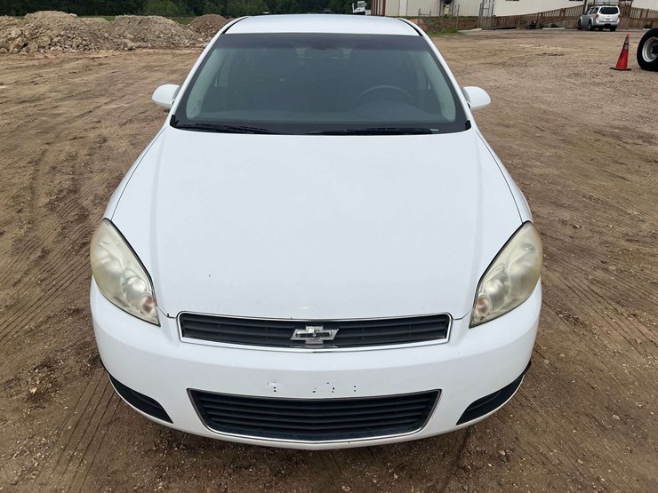 2011-chevrolet-impala-lt-4-door-sedan-(206,126-miles)-image-6