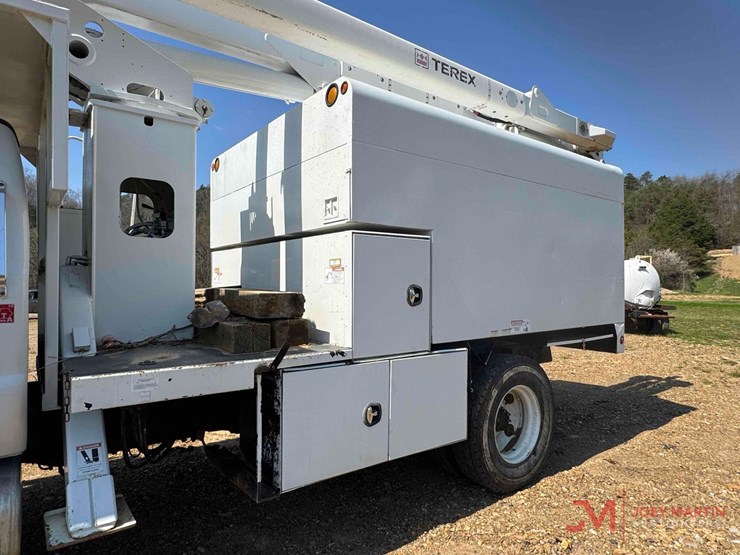 2009-ford-f750-xl-image-8