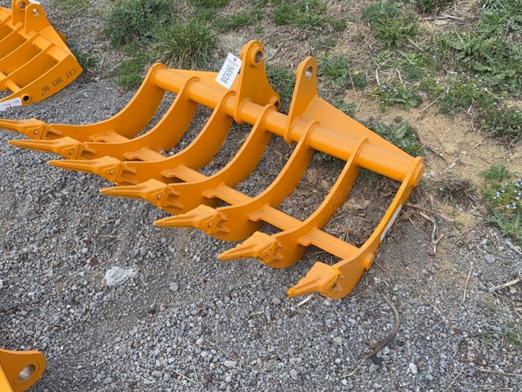 caterpillar-307-image-1