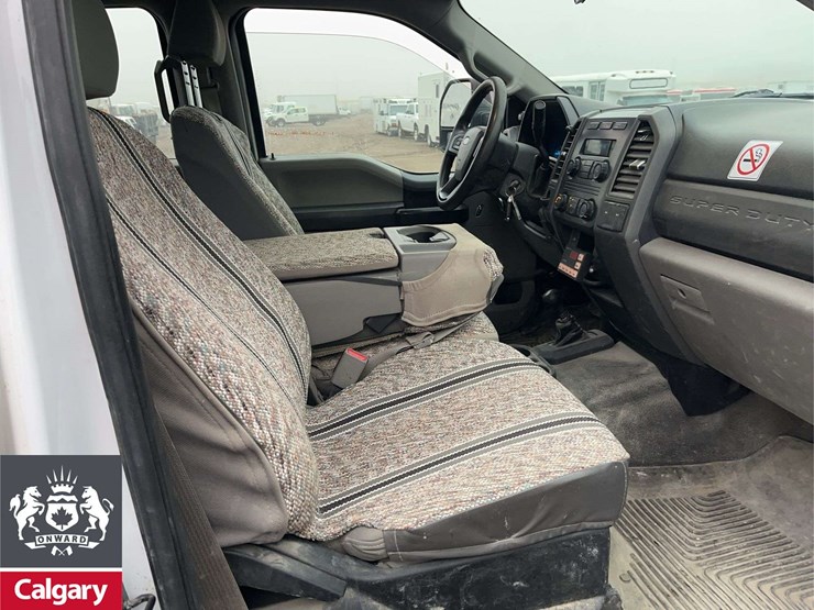 2017-ford-f550-image-17