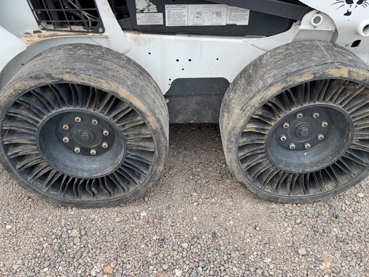 2018-bobcat-s570-image-5