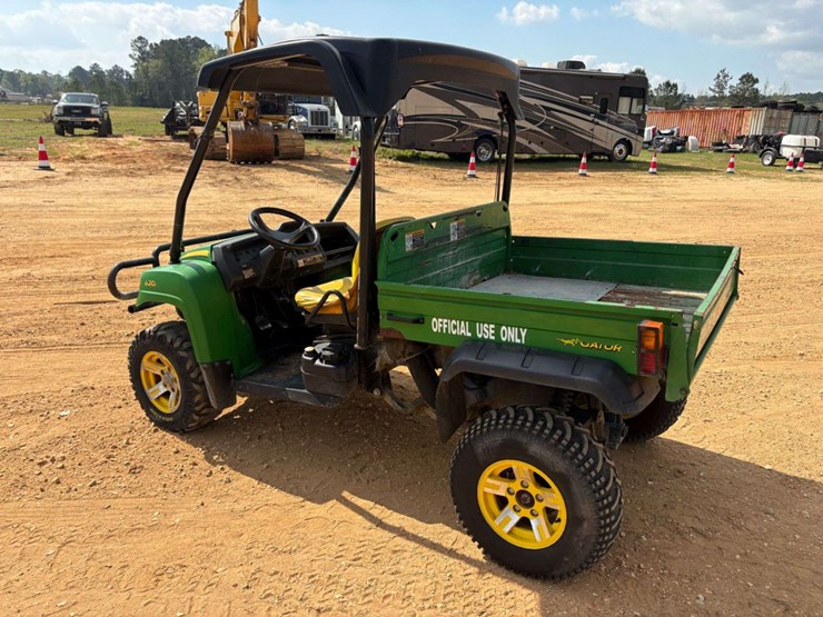john-deere-gator-image-2