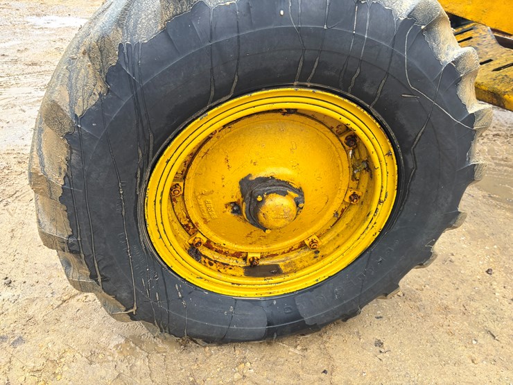 caterpillar-12-image-82