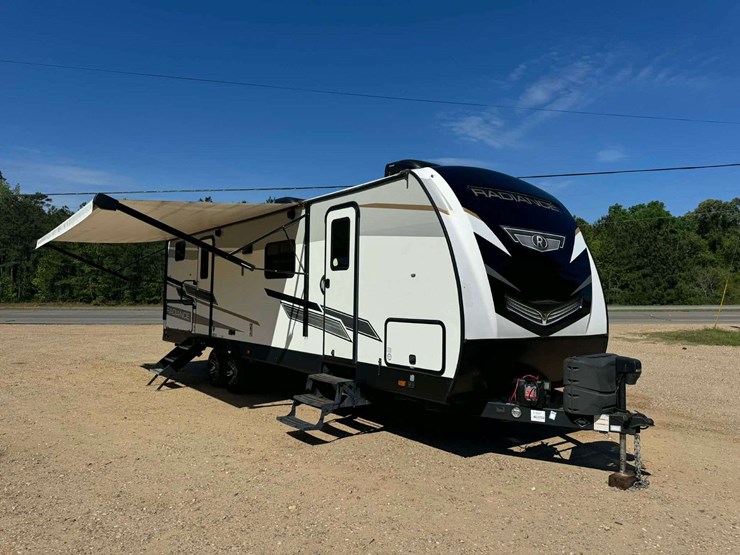 2021-radiance-28bh-bumper-pull-camper---bunks-image-7