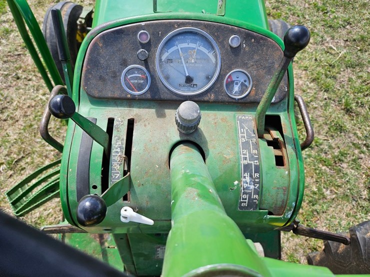 john-deere-4010-image-27