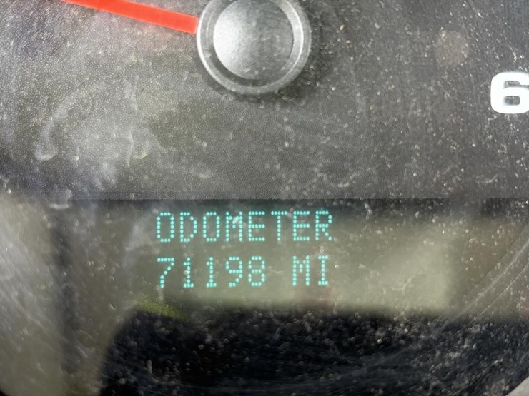 2011-chevrolet-2500-image-12