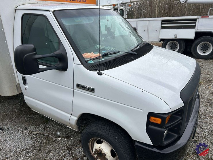 2017-ford-e450-image-16