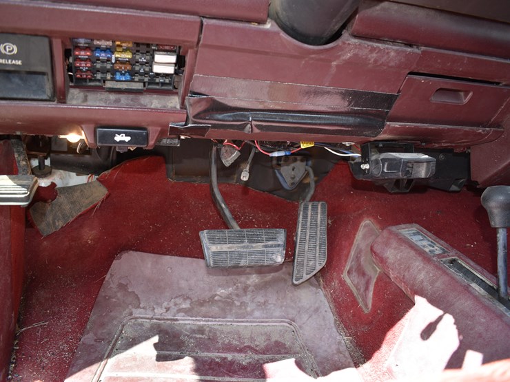 1993-chevrolet-silverado-3500-image-23