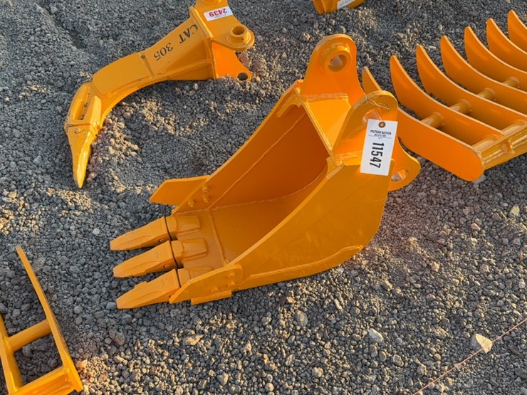 caterpillar-305-image-3