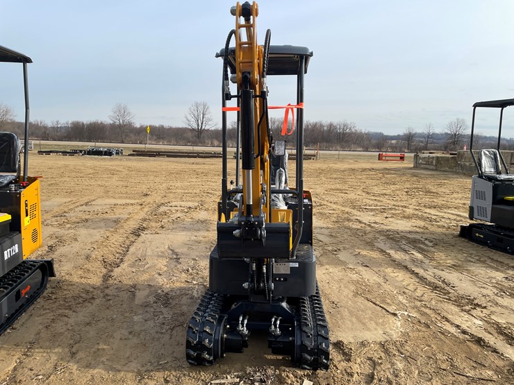 #1042-•-new-ats-rt12r-mini-excavator-image-2