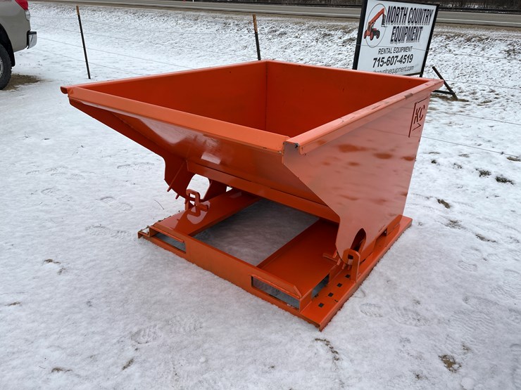#2005-•-1.5-yard-self-dumping-hopper-image-1