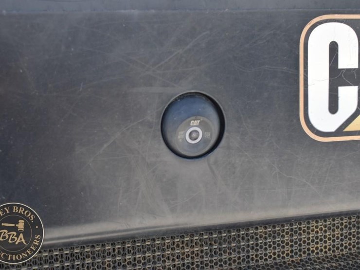 2020-caterpillar-289d3-image-36