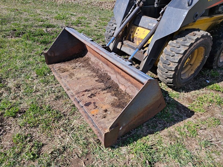 new-holland-ls140-image-9