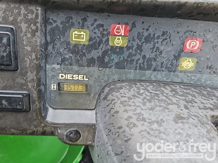 2016-john-deere-gator-image-22