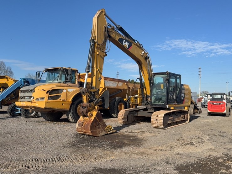 caterpillar-318fl-image-1