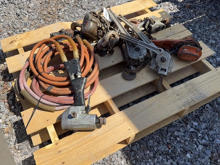 #6043-•-pallet-of-manual-chain-hoists-image-2