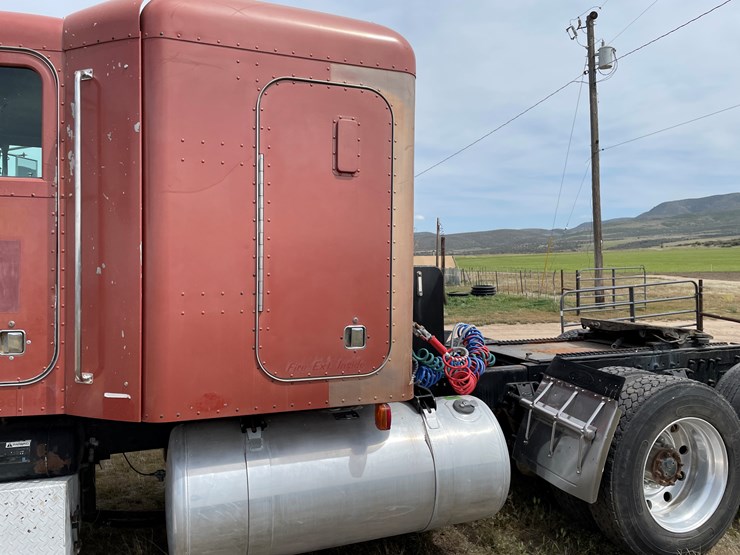 1998-peterbilt-378-image-8