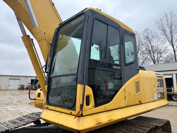 2001-komatsu-pc200-lc-image-7