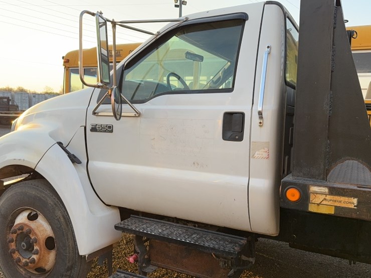 2005-ford-f650-image-13