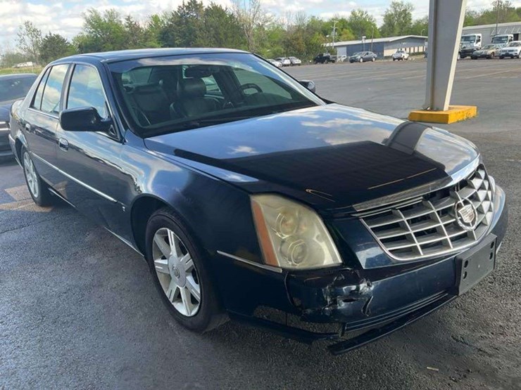 2006-cadillac-dts-4-dr-sedan,-image-1