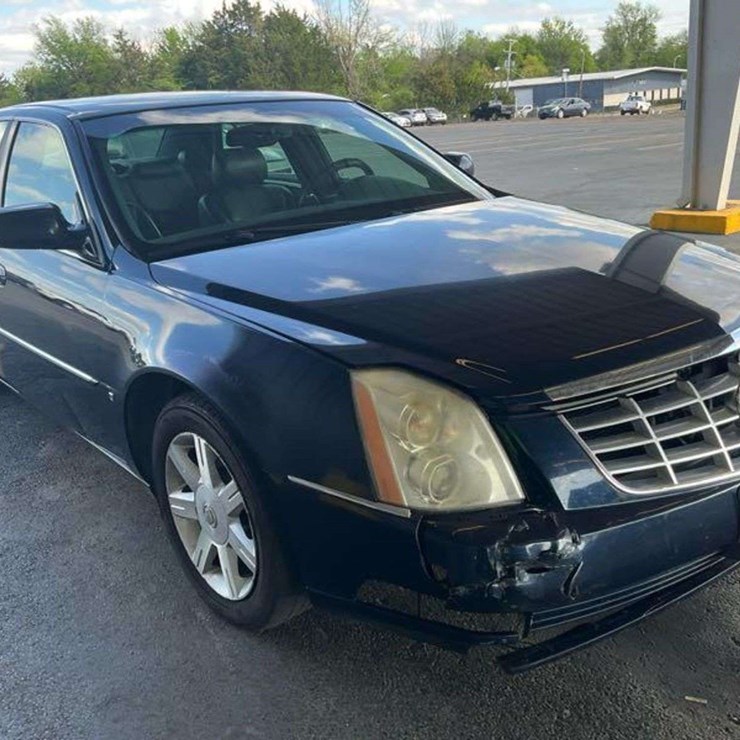 2006 Cadillac DTS 4 Dr Sedan,
