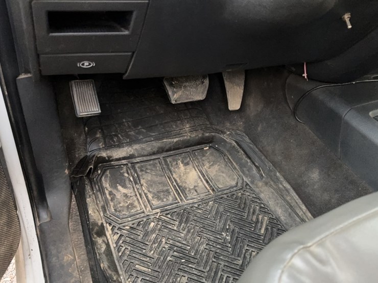 2012-dodge-2500-image-25