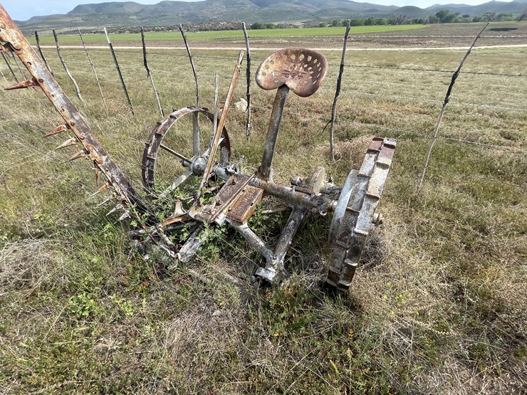 #4081-•-new-idea-sickle-mower-image-1