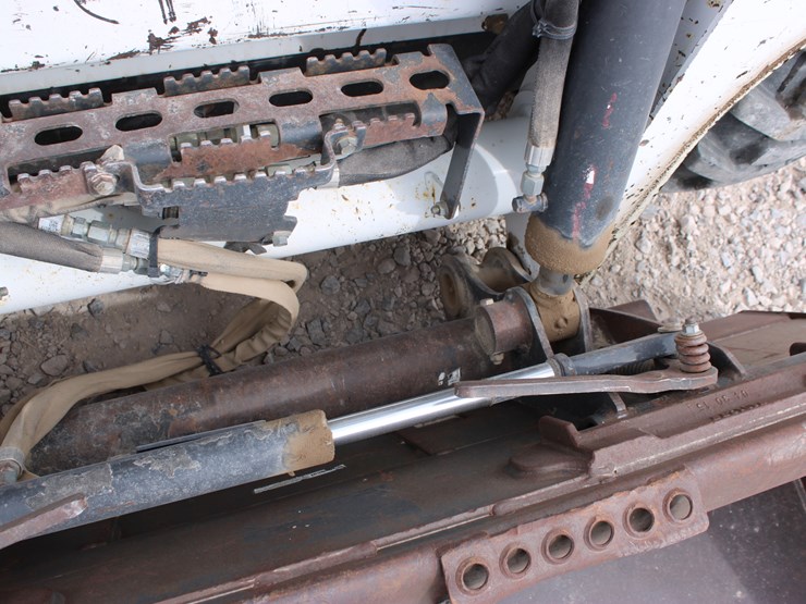 2017-bobcat-s590-image-20