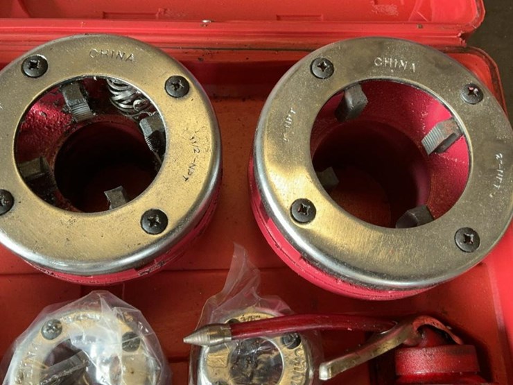 #102-•-pipe-threading-tools-image-9