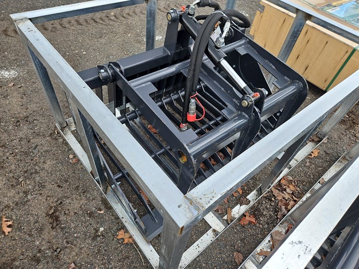 landhonor-44"-skeleton-bucket-grapple-image-2