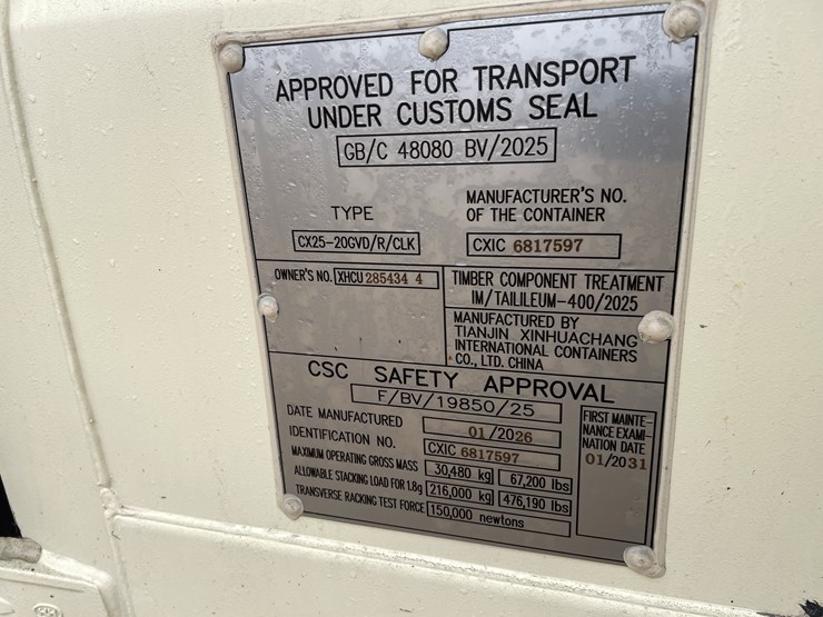 #116-•-20'-shipping-container-image-21