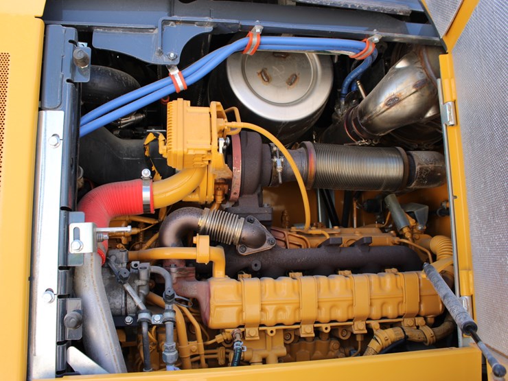 2021-deere-524p-image-75