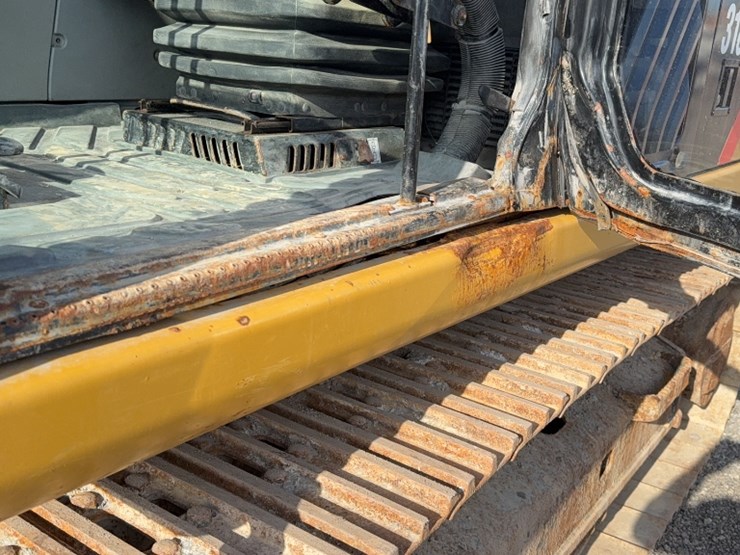 caterpillar-318fl-image-17