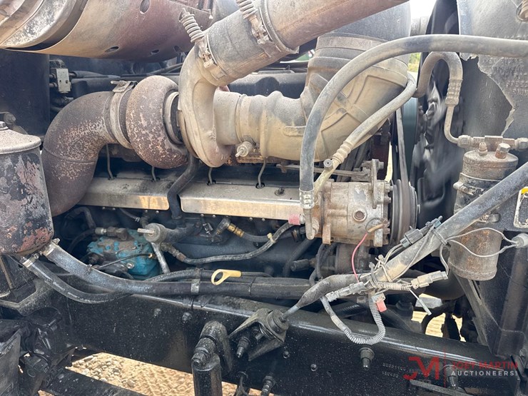 2001-mack-ch613-image-24