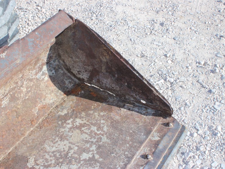 new-holland-ls190-image-12