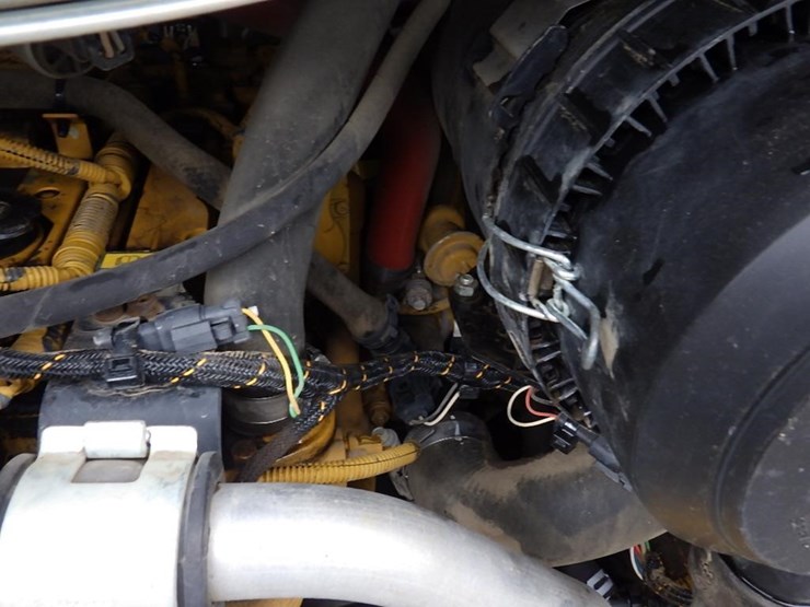 2020-caterpillar-226d3-image-11