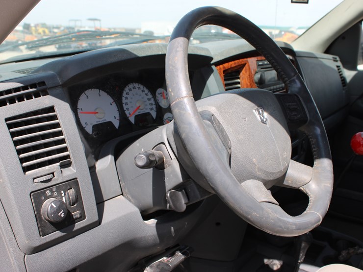 2006-dodge-ram-2500-image-24