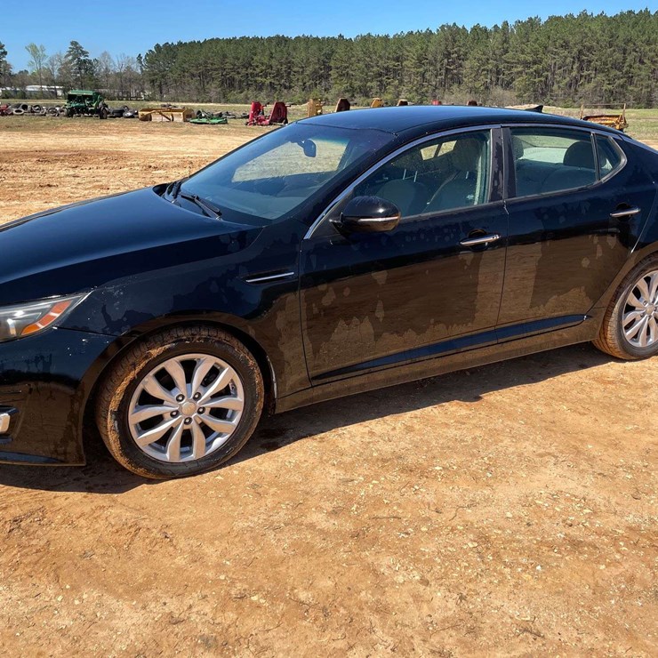 2015 Kia Optima 4 Door Sedan (87,692 Miles)
