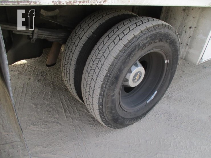 2017-chevrolet-3500hd-image-15