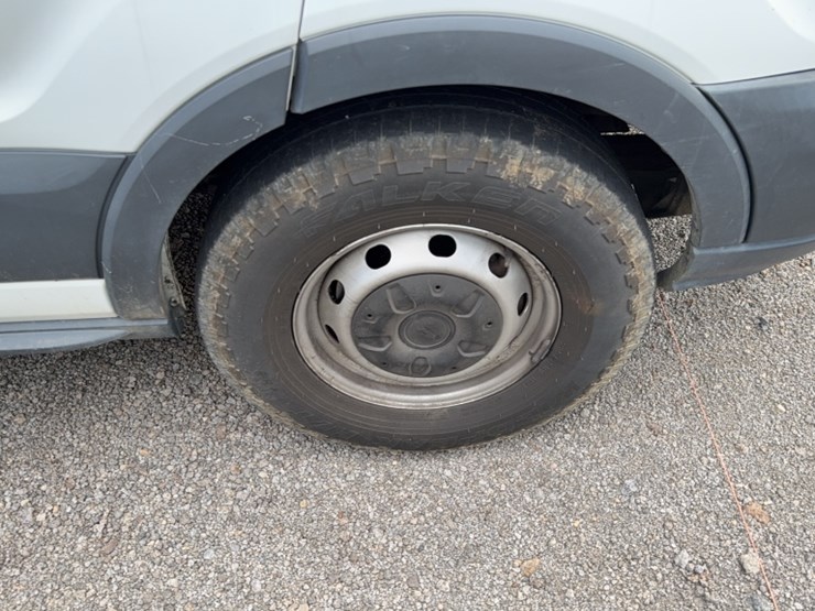 2015-ford-350-image-4