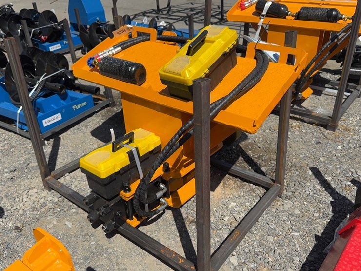 #6087-•-future-skid-steer-hyd-post-driver-image-4