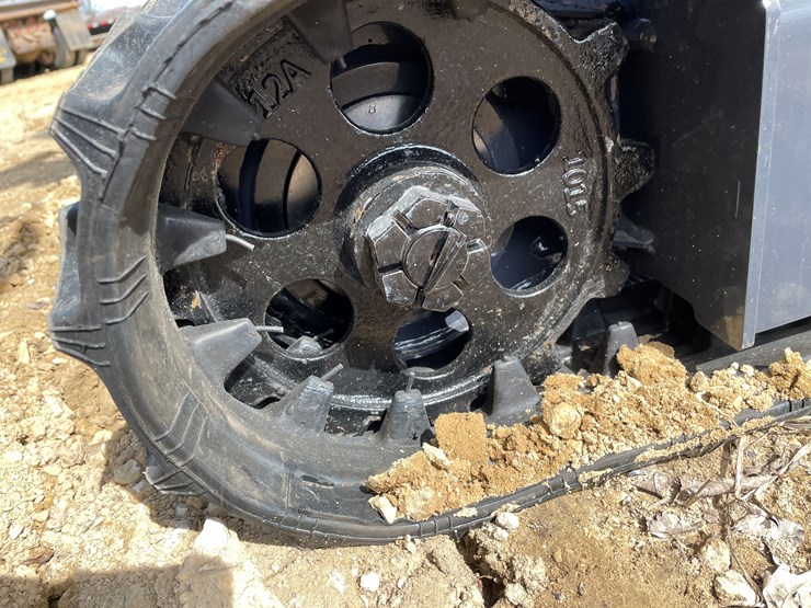 #901-•-new-land-hero-me18-mini-excavator-image-39