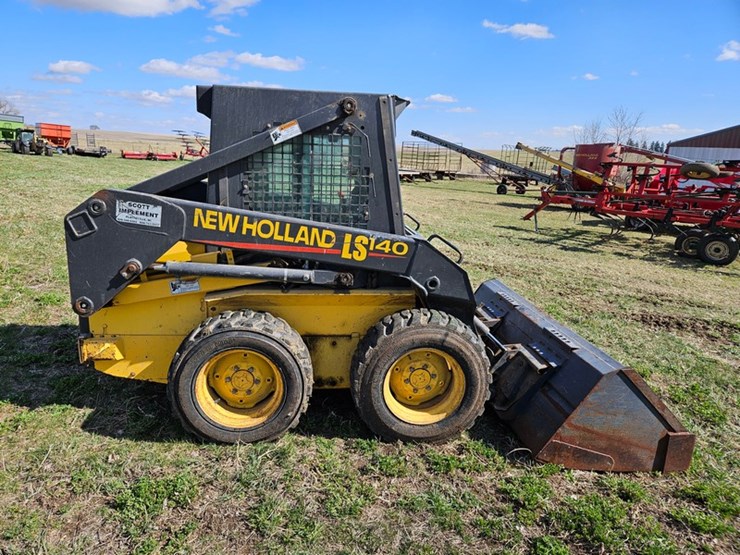new-holland-ls140-image-6