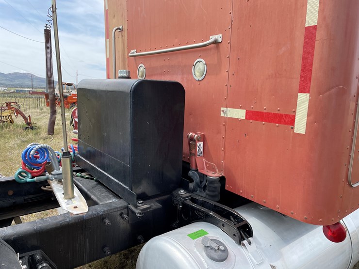 1998-peterbilt-378-image-25