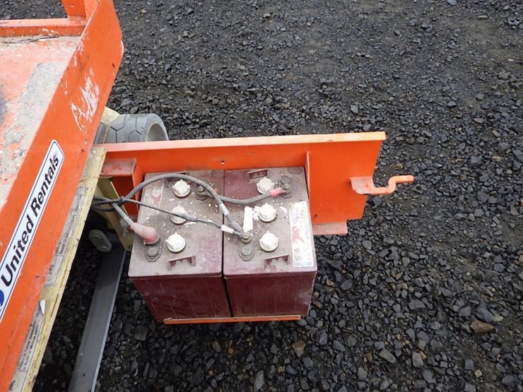 2014-jlg-1230es-image-11