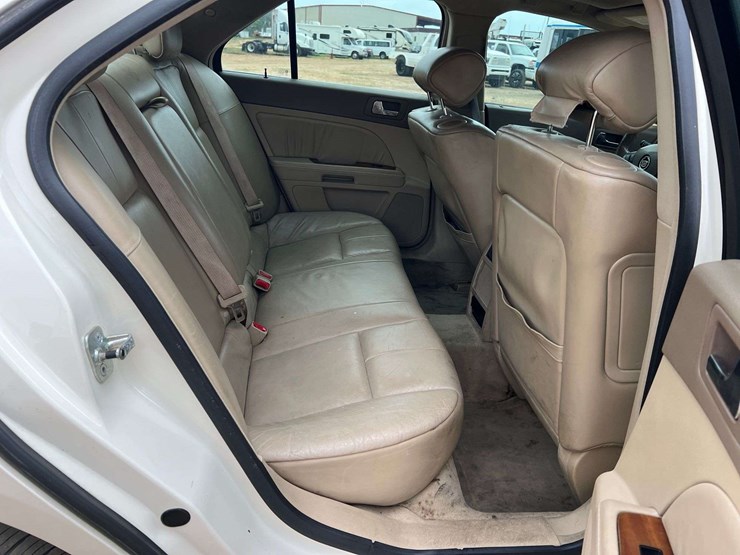 2005-cadillac-sts-4-door-sedan-(225,311-miles)-image-16