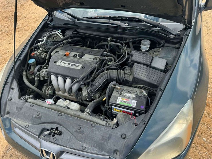 2005-honda-accord-4-door-sedan-(347,973-miles)-image-15