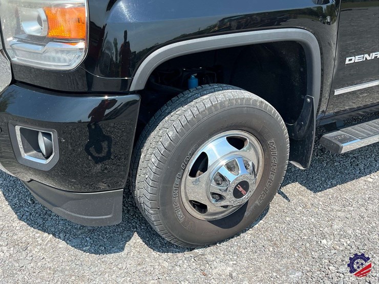 2015-gmc-3500-image-7