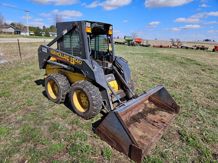 new-holland-ls140-image-7